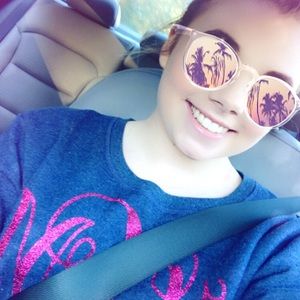 Meet your Posher, Kaylyn